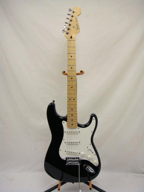 fender strat 465971805744823980 1993 Fender Stratocaster Mim Black W/ Hardshell Case